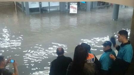 Se inundó la línea C y el servicio está interrumpido