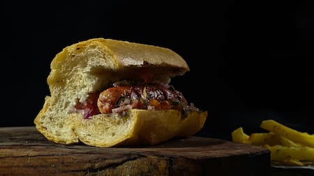 Choripán, comida. Foto: Unsplash