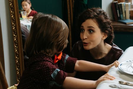 Niñera. Fuente: Pexels.