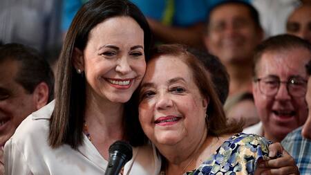 María Corina Machado y Corina Yoris Villasana. Foto: Reuters