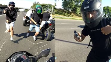Violento robo a un motociclista sobre la autopista Ricchieri: fue atacado a punta de pistola y todo quedó filmado