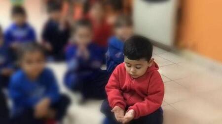Niño de 5 años humillado por maestra jardinera por la eliminación de River