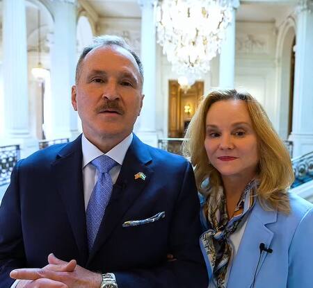 Peter Lamelas y su esposa, Stephanie.