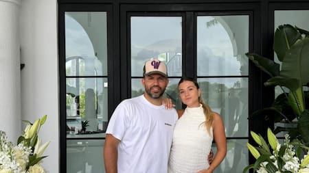 Kun Agüero y Sofía Calzetti. Foto: Instagram @soficalzetti