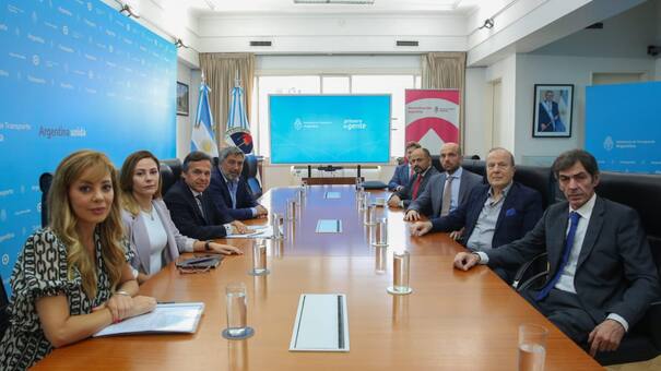 La primera reunión de traspaso con las futuras autoridades en las áreas de Transporte, Energía, Minería y ENACOM