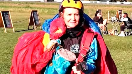 ¿Falla técnica o error humano?: una mujer murió en Miramar tras lanzarse de una avioneta, el paracaídas no se abrió