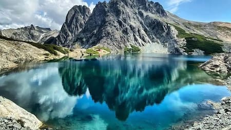 Laguna Negra. Foto Instagram @unarutaargentina.
