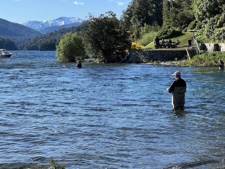 El "Caribe" Patagónico: el Río Correntoso y un hotel centenario. Foto: Pato Daniele