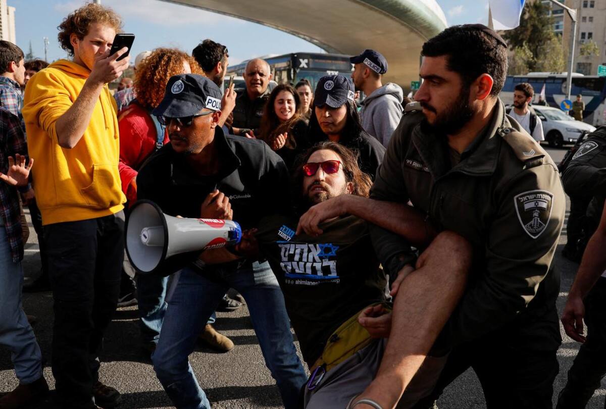 Represión a manifestantes. Foto: Reuters.