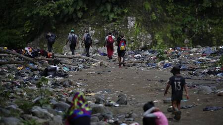 Migrantes y contaminación en Panamá. Foto: EFE