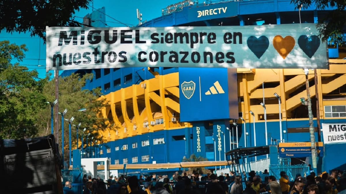 Video: con pasacalles, banderas y la presencia de su familia, así fue el homenaje de Boca a Miguel Ángel Russo en La Bombonera