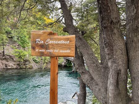 El "Caribe" Patagónico: el Río Correntoso y un hotel centenario. Foto: Pato Daniele