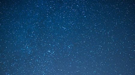 Viajar de noche. Foto Pexels