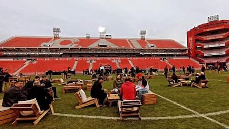 Asado en el Libertadores de América - Ricardo Enrique Bochini de Independiente. Foto: NA.