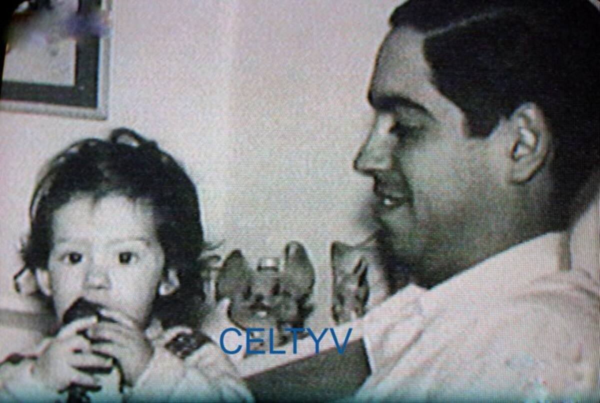 El militar Humberto Antonio Viola junto a su hija María Cristina. Foto: Centro de Estudios Legales sobre el Terrorismo y sus Víctimas (CELTYV).