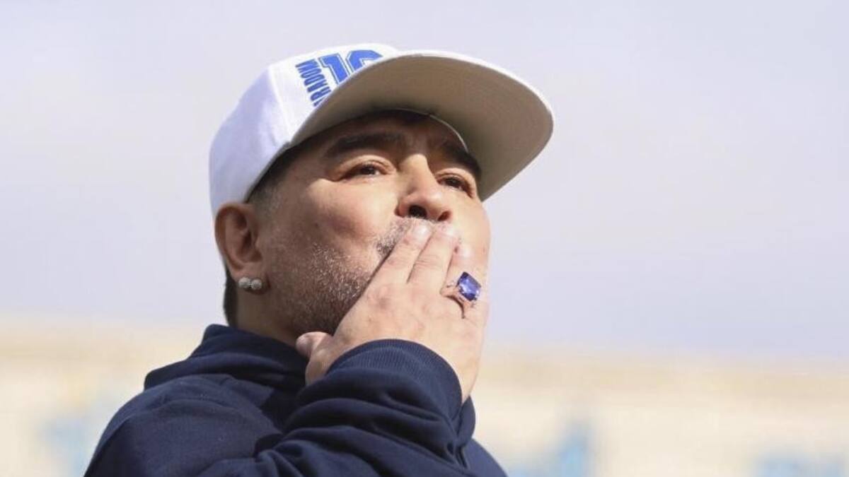 Diego Maradona en Gimnasia, AGENCIA NA