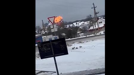 Un avión ruso se estrelló en Bélgorod. Foto: Captura video.