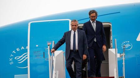 Alberto Fernández y Santiago Cafiero durante la gira europea. Foto: NA.