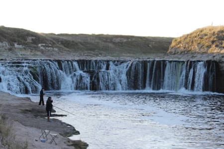 Una cascada impresionante en Buenos Aires. Foto: Turismo Coronel Dorrego.