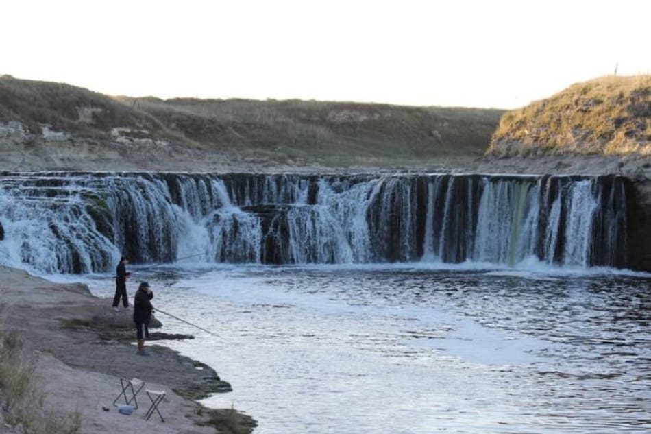 Una cascada impresionante en Buenos Aires. Foto: Turismo Coronel Dorrego.