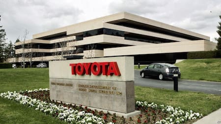 Toyota revisará más de 2 millones de autos híbridos en todo el mundo