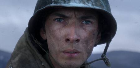 Un joven Juan Salvo en la Guerra de Malvinas. Foto: Netflix