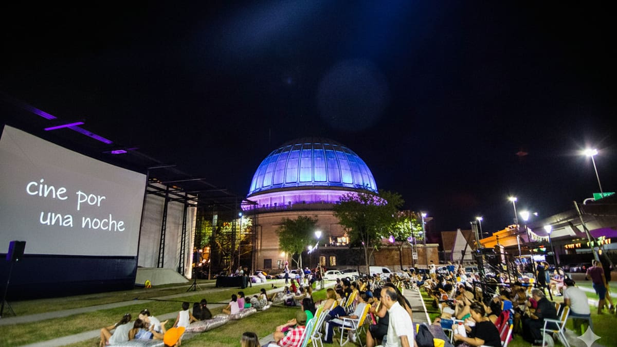 Cine por una Noche en el Planetario de Buenos Aires.