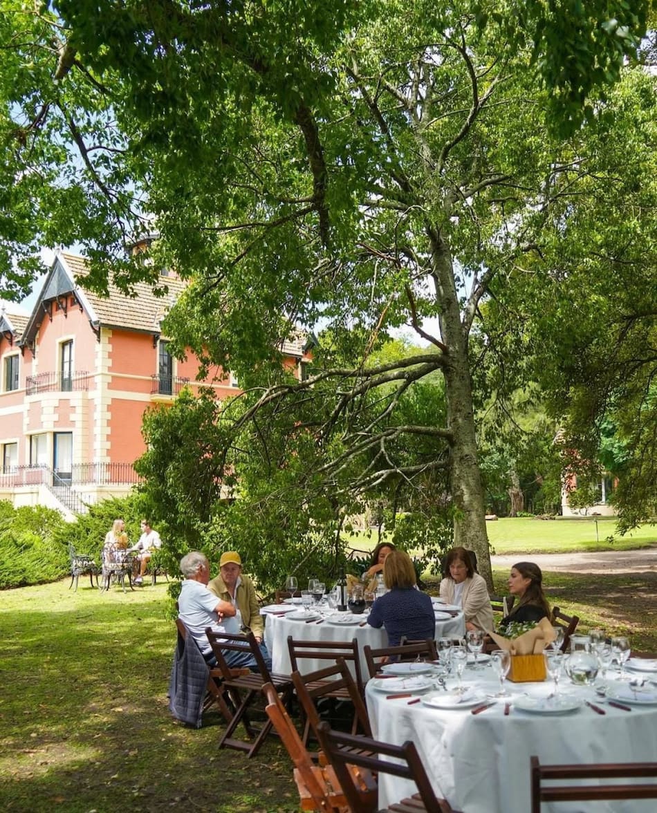 Estancia "La Raquel", en Castelli, Buenos Aires. Foto: Instagram / estancialaraquel.