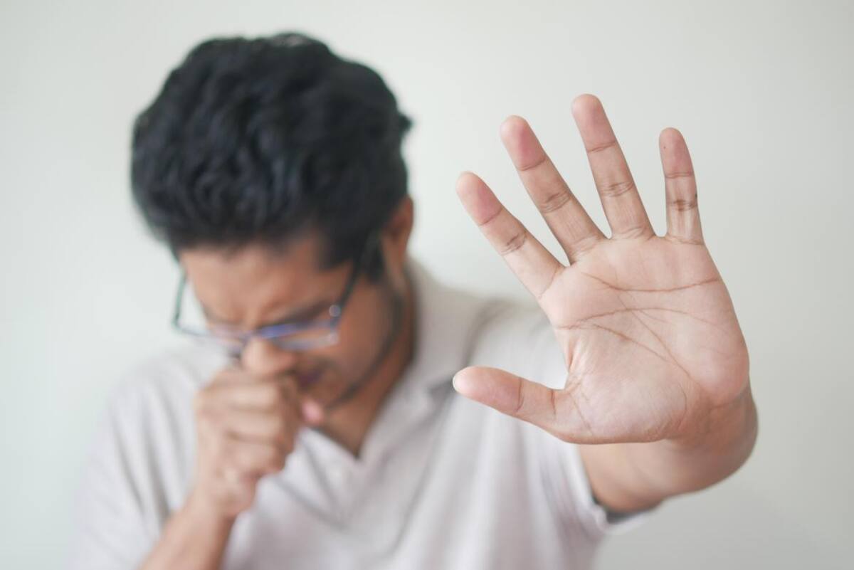 La tos crónica, uno de los síntomas clave de la EPOC. Foto: Unsplash