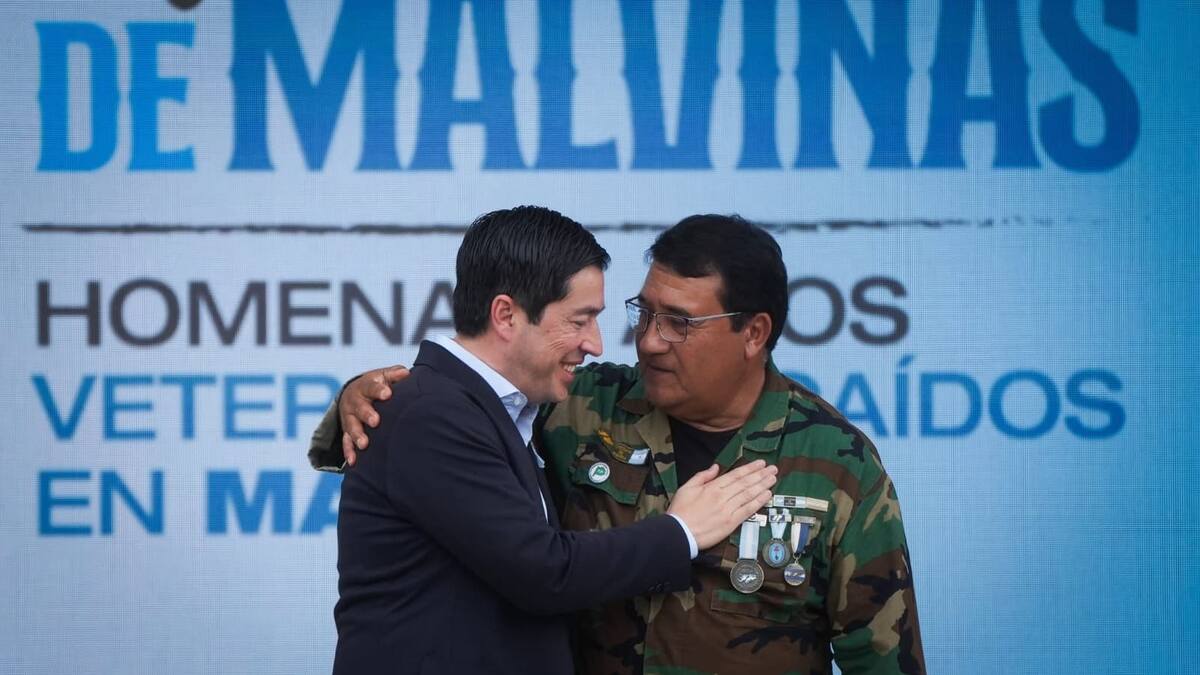 Malvinas Argentinas homenajeó a veteranos y caídos a 44 años del inicio de la Guerra.