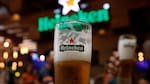 Heineken afronta un nuevo ciclo de ajustes ante la caída global del consumo de cerveza