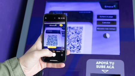 Pago con QR para la carga de la tarjeta SUBE. Foto: Twitter/@basubte