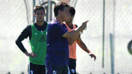 Entrenamiento de River en el River Camp