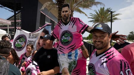 El grupo "Messias 305" le puso color a la llegada de Leo al Inter Miami. Foto: Reuters.