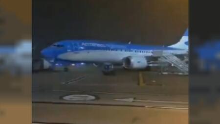 Temporal: vuelos cancelados y demorados en Ezeiza y Aeroparque. NA