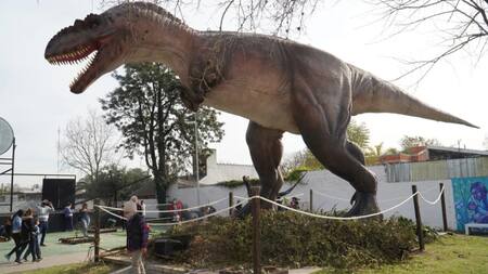 Merlo abrirá un Parque Jurásico.