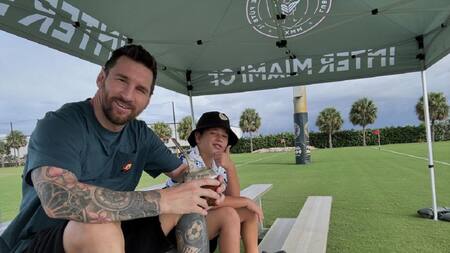 Lionel y Mateo Messi. Foto: Instagram @antonelaroccuzzo