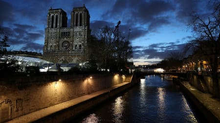 Hallazgo histórico: un invaluable tesoro religioso fue encontrado enterrado debajo de la catedral de Notre Dame