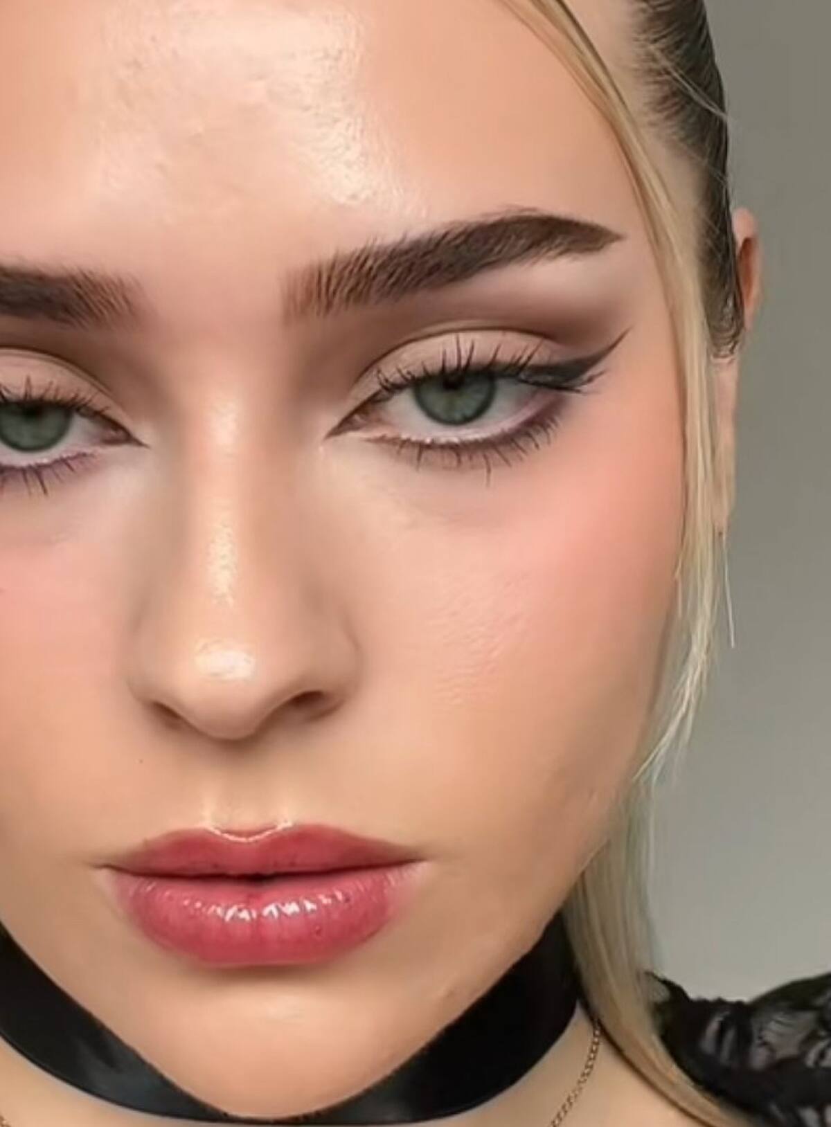 Delineado, maquillaje, ojo, mirada. Foto PINTEREST