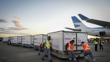 Vacuna Sinopharm contra coronavirus, llegada de aviones a Ezeiza, Canal 26