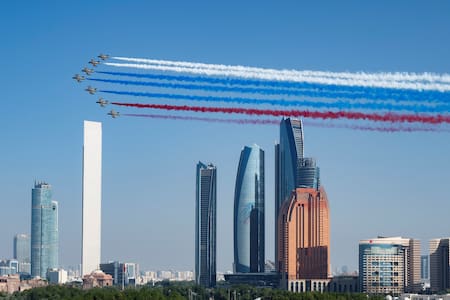 La bienvenida de Emiratos Árabes a Putin. Foto: Reuters.