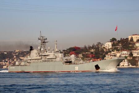 El buque ruso "Caesar Kunikov" destruido por Ucrania en el mar Negro. Foto: Reuters.