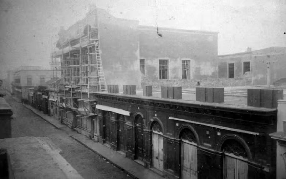 El edificio de la sucursal Rosario del Banco de Londres & Río de la Plata