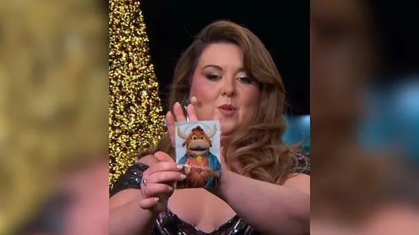 Polémica en la TV de España: conductora mostró una imagen religiosa con la cabeza de una vaca