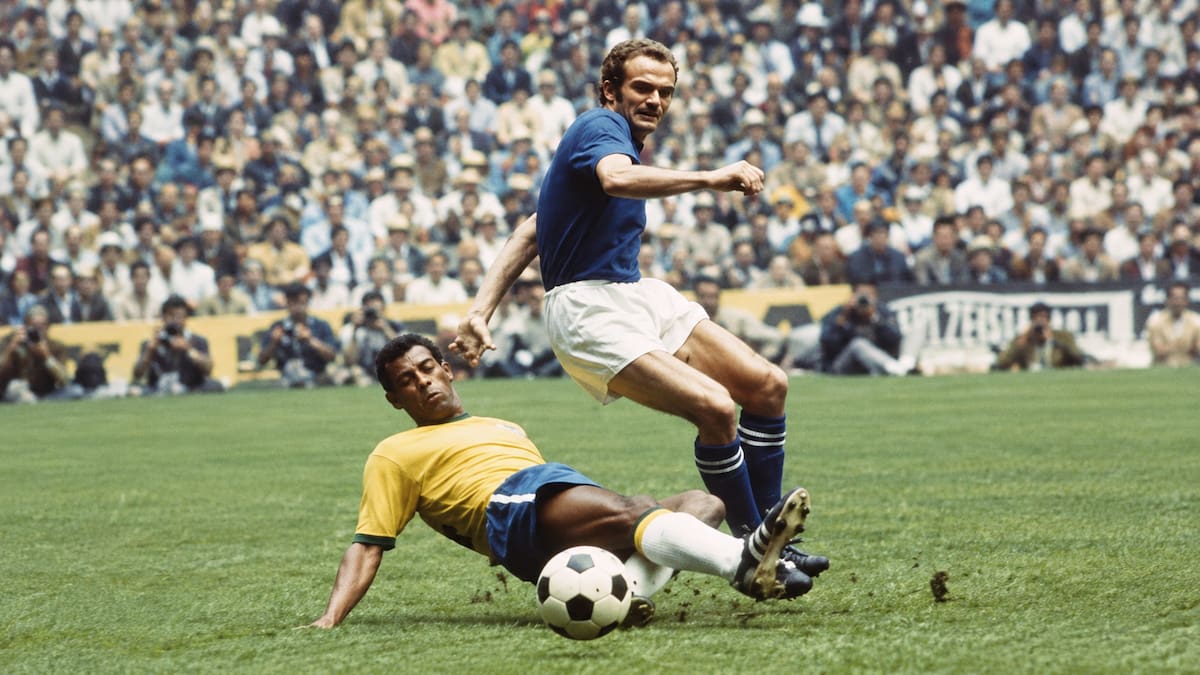 Sandro Mazzola en la final del Mundial 1970 frente a Brasil.