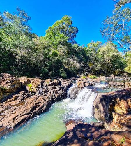 Gruta India, Misiones. Foto Instagram @demitierraroja_almundo
