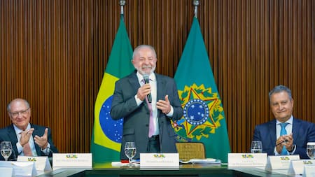 Lula anunció a su compañero de fórmula para las elecciones presidenciales: Brasil debate entre la reelección o el hijo del Bolsonaro
