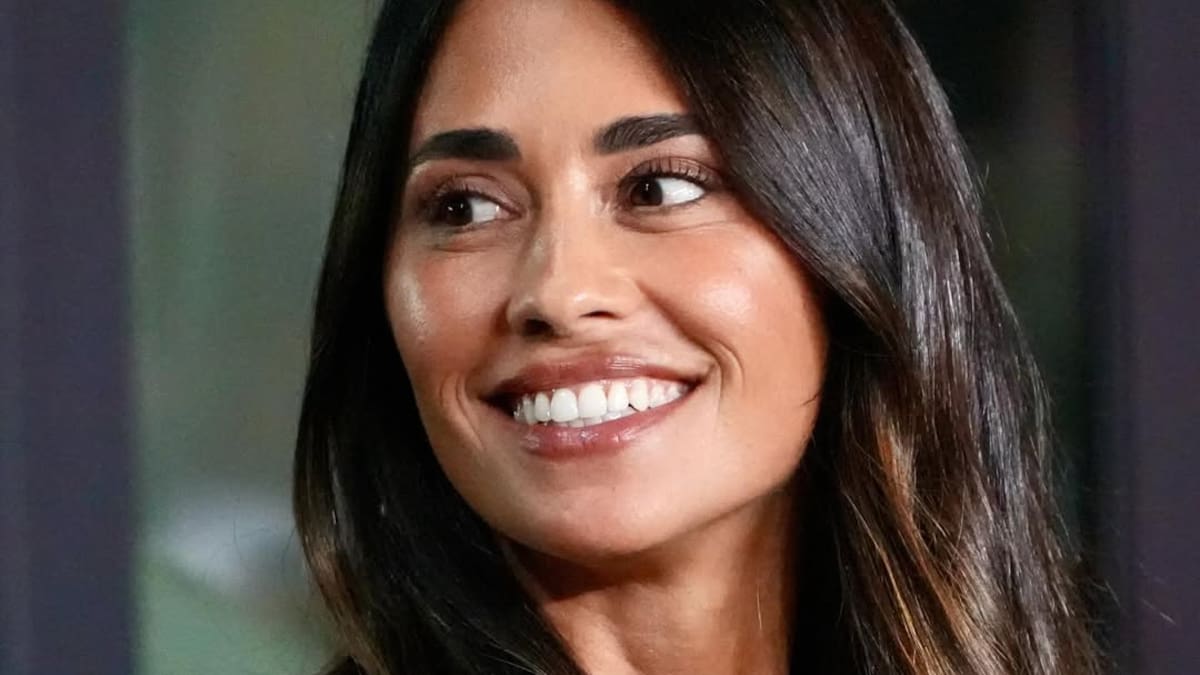 Antonela Roccuzzo dejó entrever su fondo de pantalla.