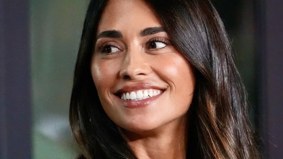 Antonela Roccuzzo dejó entrever su fondo de pantalla.