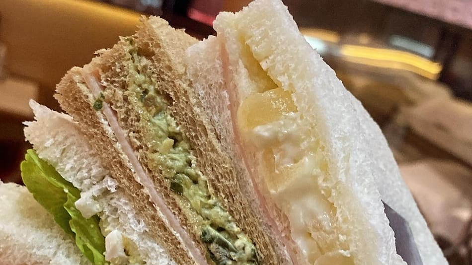 Sándwiches triples de miga